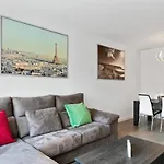 Stunning 2 Bedroom Apartment Near Adelfas