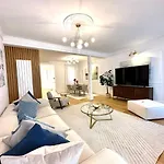 Luxury Flat Rox