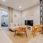 Acogedor Apt 3 Habitaciones Y Terraza En El Centro De Madrid