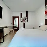 Plaza Espana Rooms A