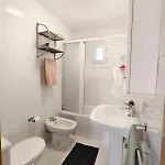 Holiday Apartment, Walk To Beach