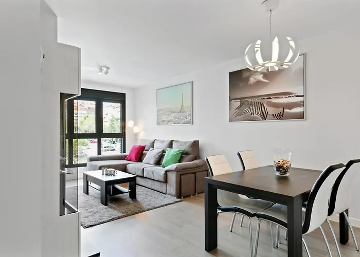 Stunning 2 Bedroom Apartment Near Adelfas