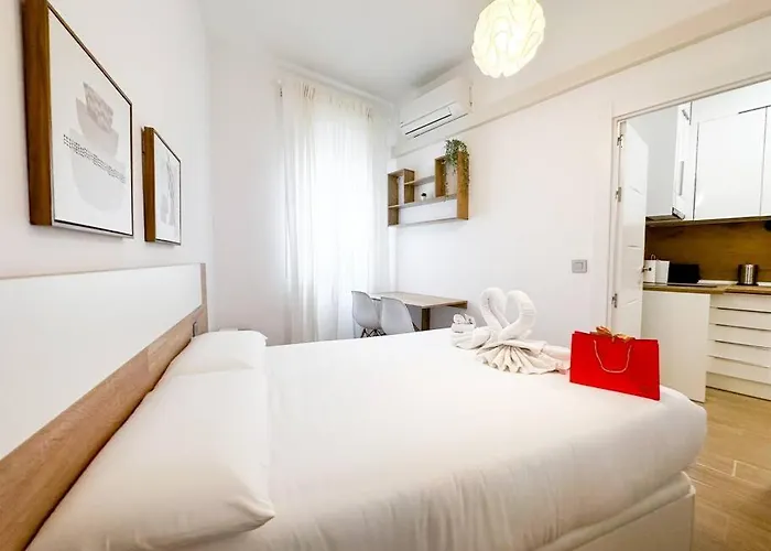Cozy 2Bd Flat City Center + Ac