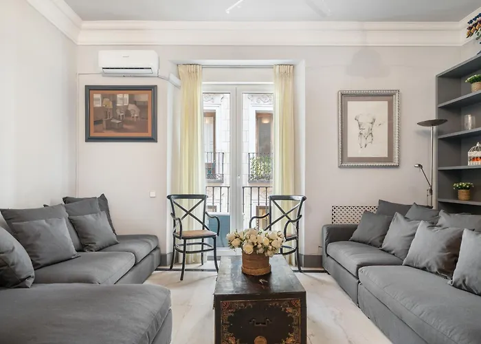 Art & Chic In Trendy Chueca