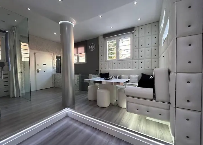 Duplex Para 8 Personas Con Sauna Jacuzzi Y Cine