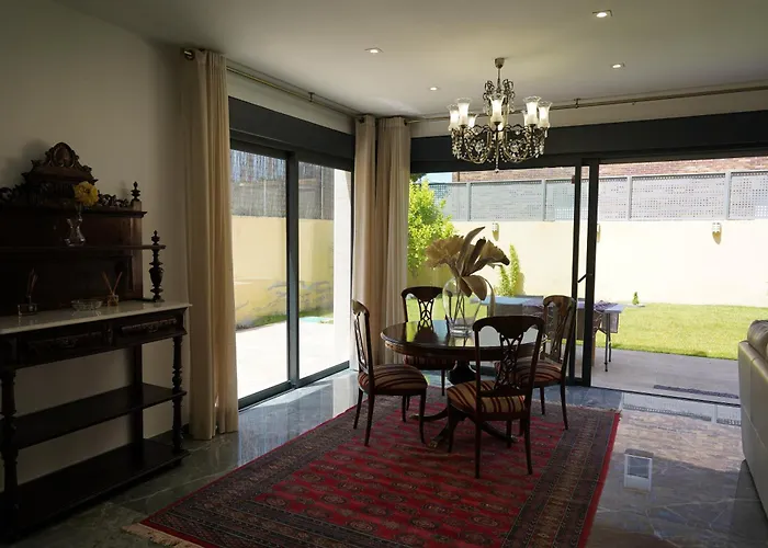 Complete Luxury House With Garden
