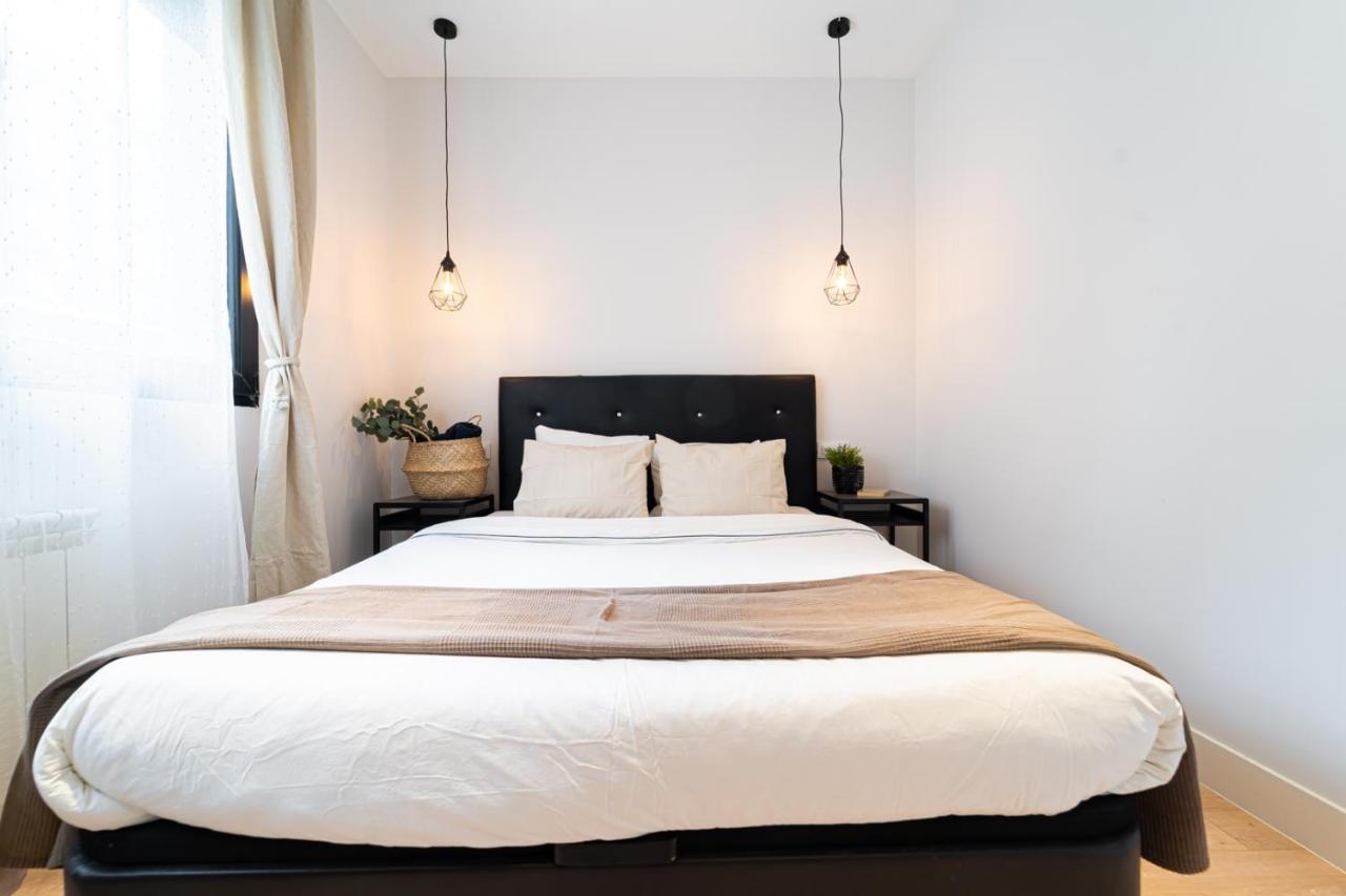 Edsam Black Apartment *