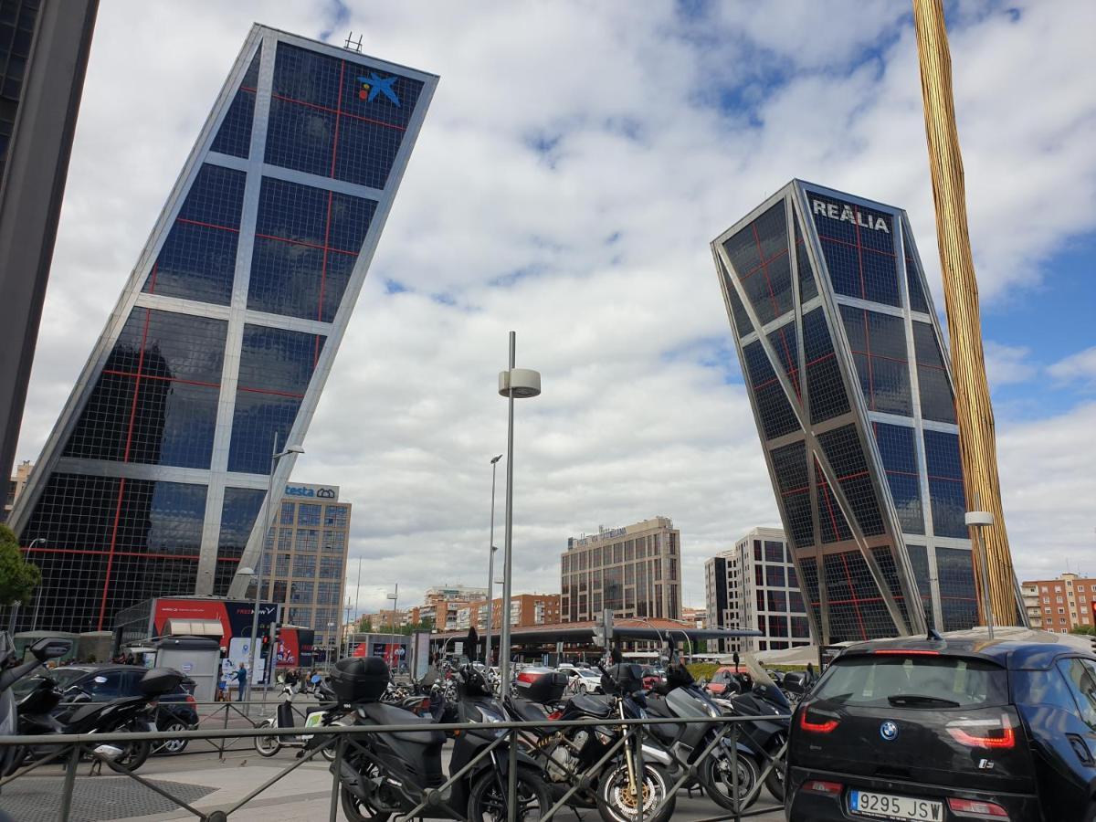 Bonito Apto Cinco Torres Plaza Castilla Lejlighed