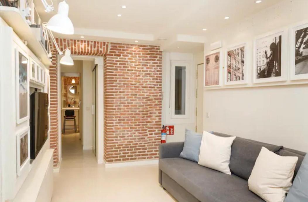 Beautiful & Cozy In The Heart Of Apartment *