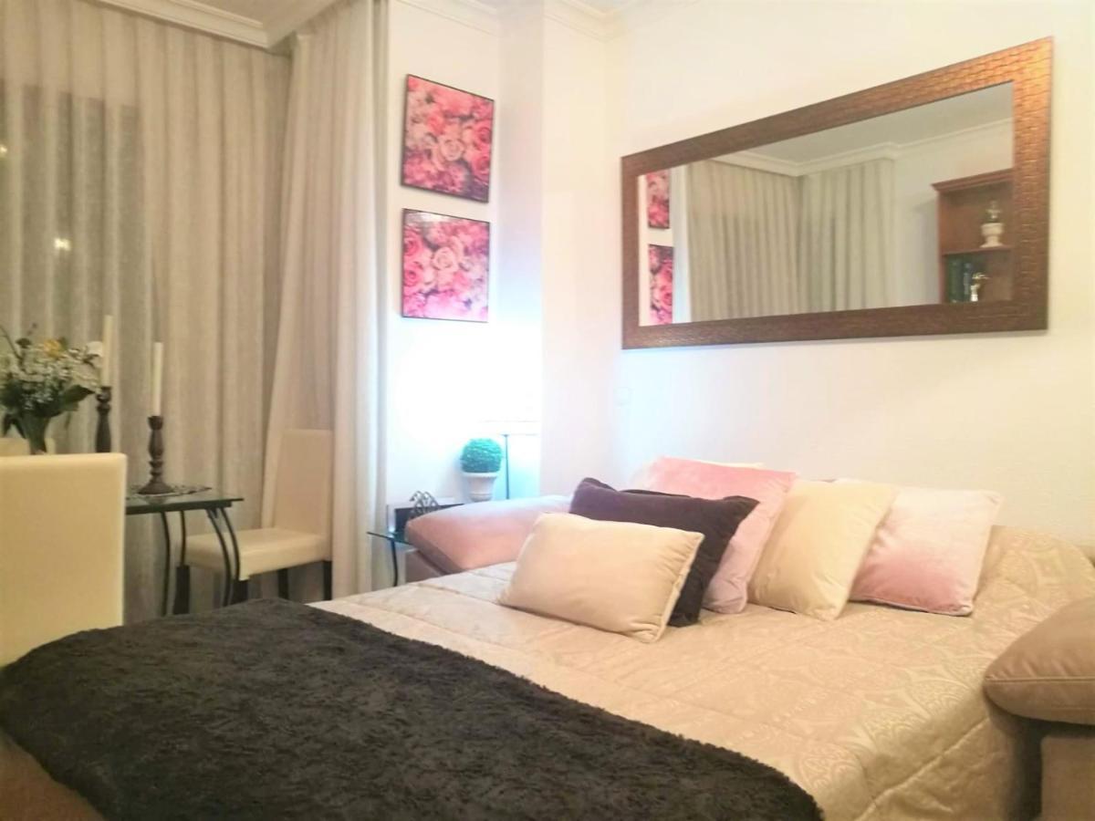Deyanira New Airport Apartment Madrid