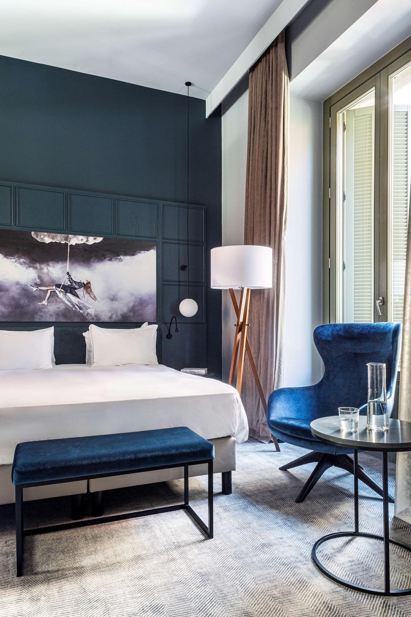 Radisson Blu Hotel, Prado 4*