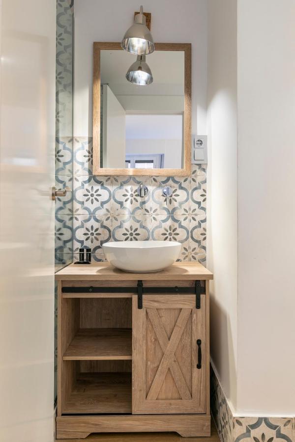 Homeabout Eraso Apartment