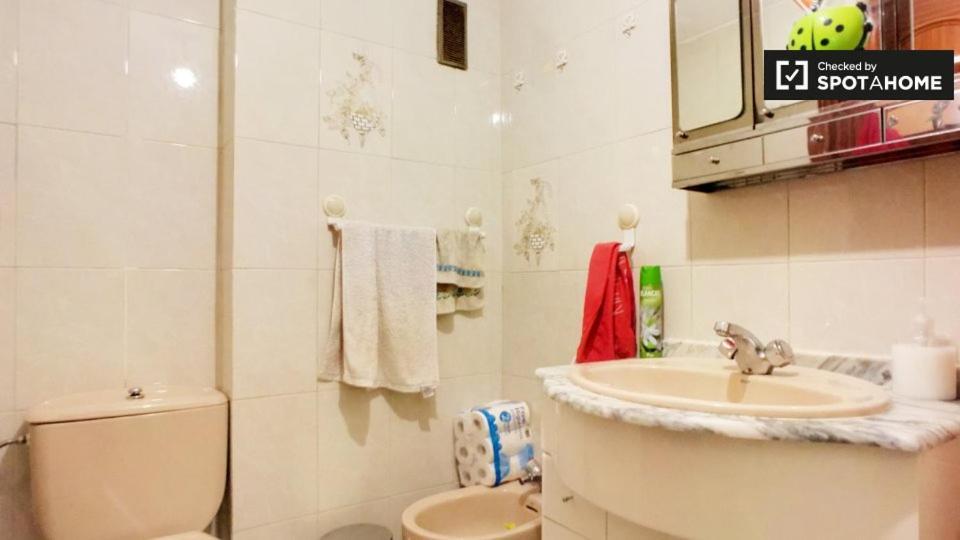 Quarto em Acomodações Particulares Hab 1 Wifi Vista Alegre *