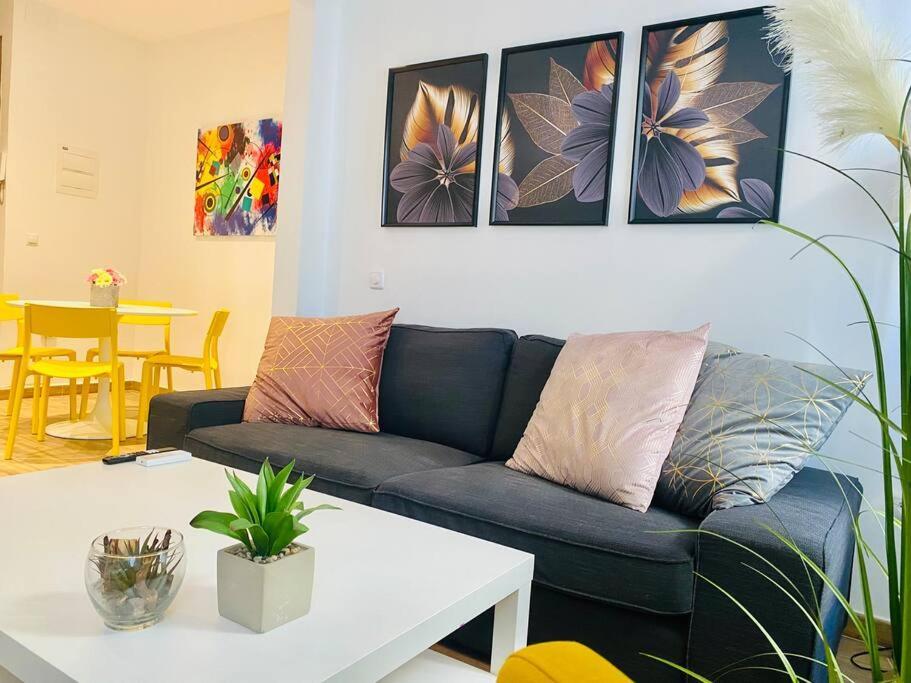 Style & Design Flat In The Center Of *