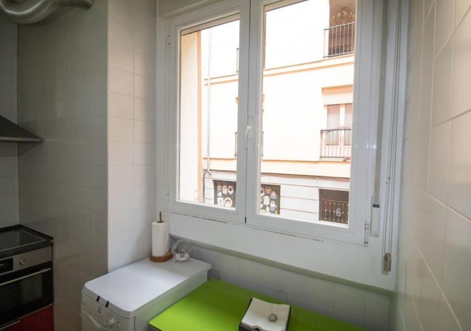 Exclusivo Y Acogedor Con Balcon En Chueca, Con Aire Acondicionado Y Calefaccion Madri