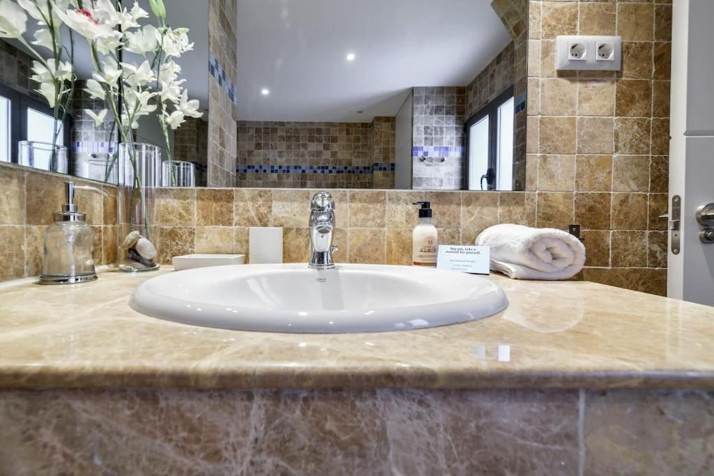 Big Stylish And Modern In Centre * Madri