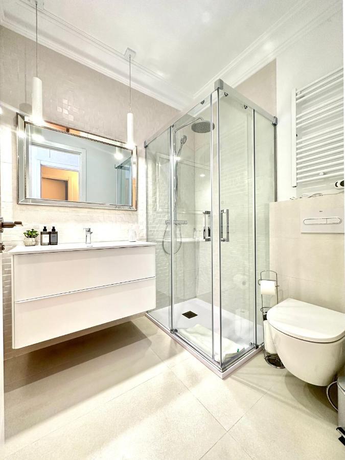 Luxury Flat Rox *