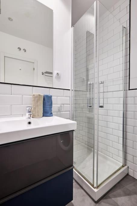 Apartment Encantador A Pasos De Puerta Del Sol - #d Madrid