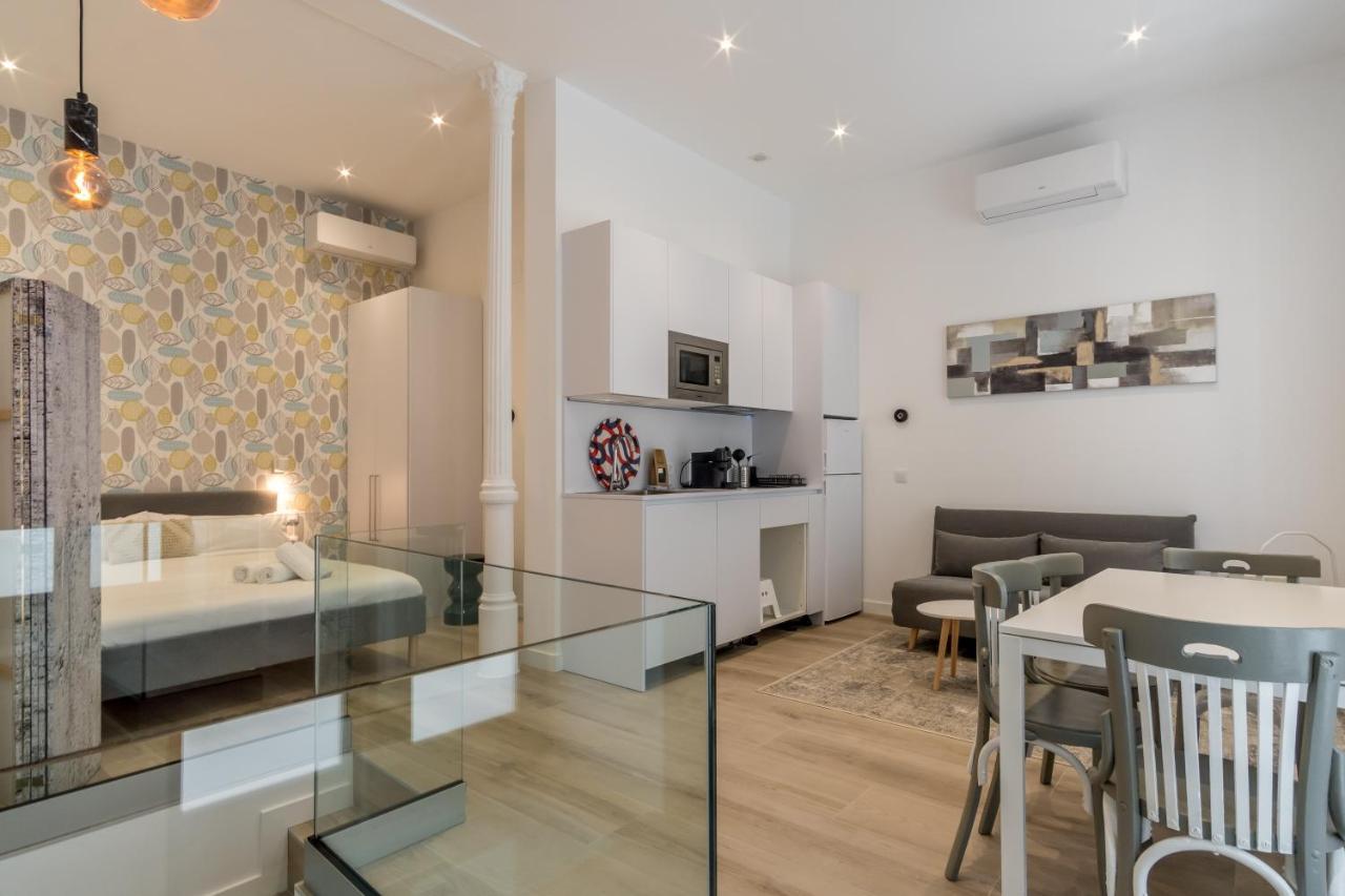 Apartment Modern And Bright- 2 Bd 2 Bth - Center