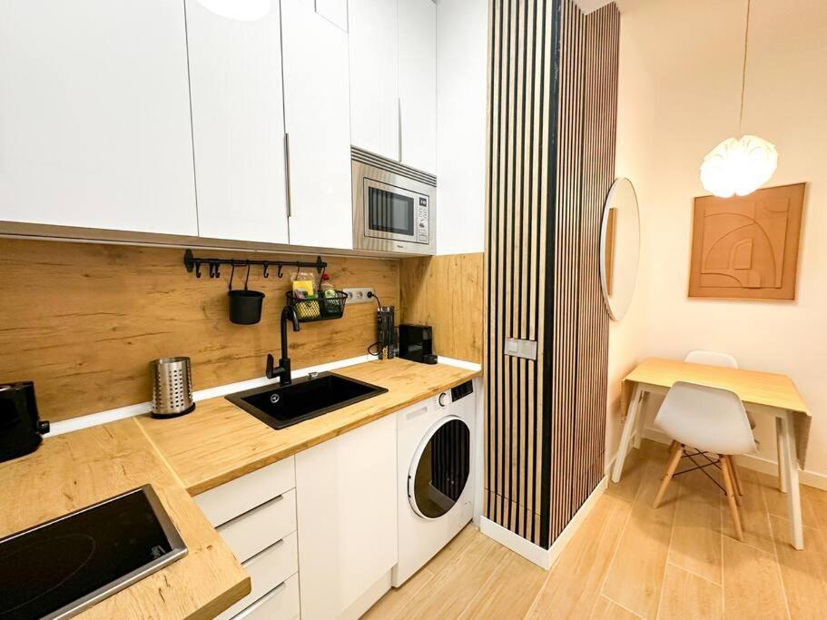 Cozy 2bd Flat City Center + Ac Apartment Madrid