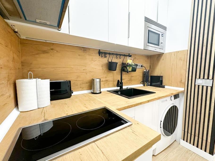 Cozy 2bd Flat City Center + Ac *