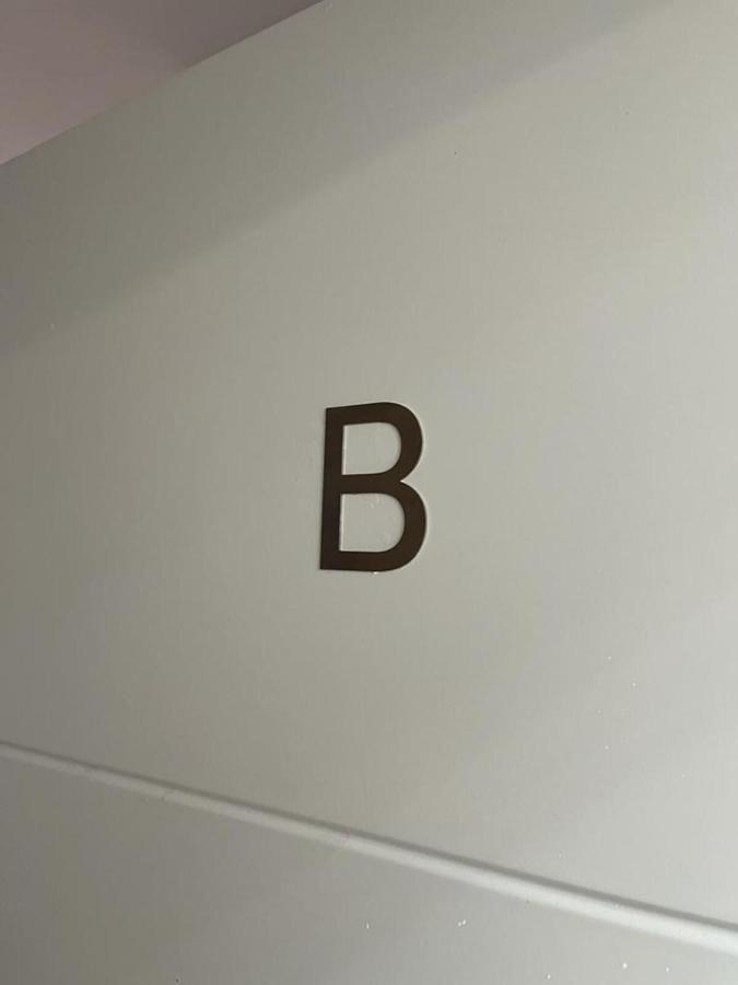 U2 A Estrenar, Cerca De Metro Apartamento