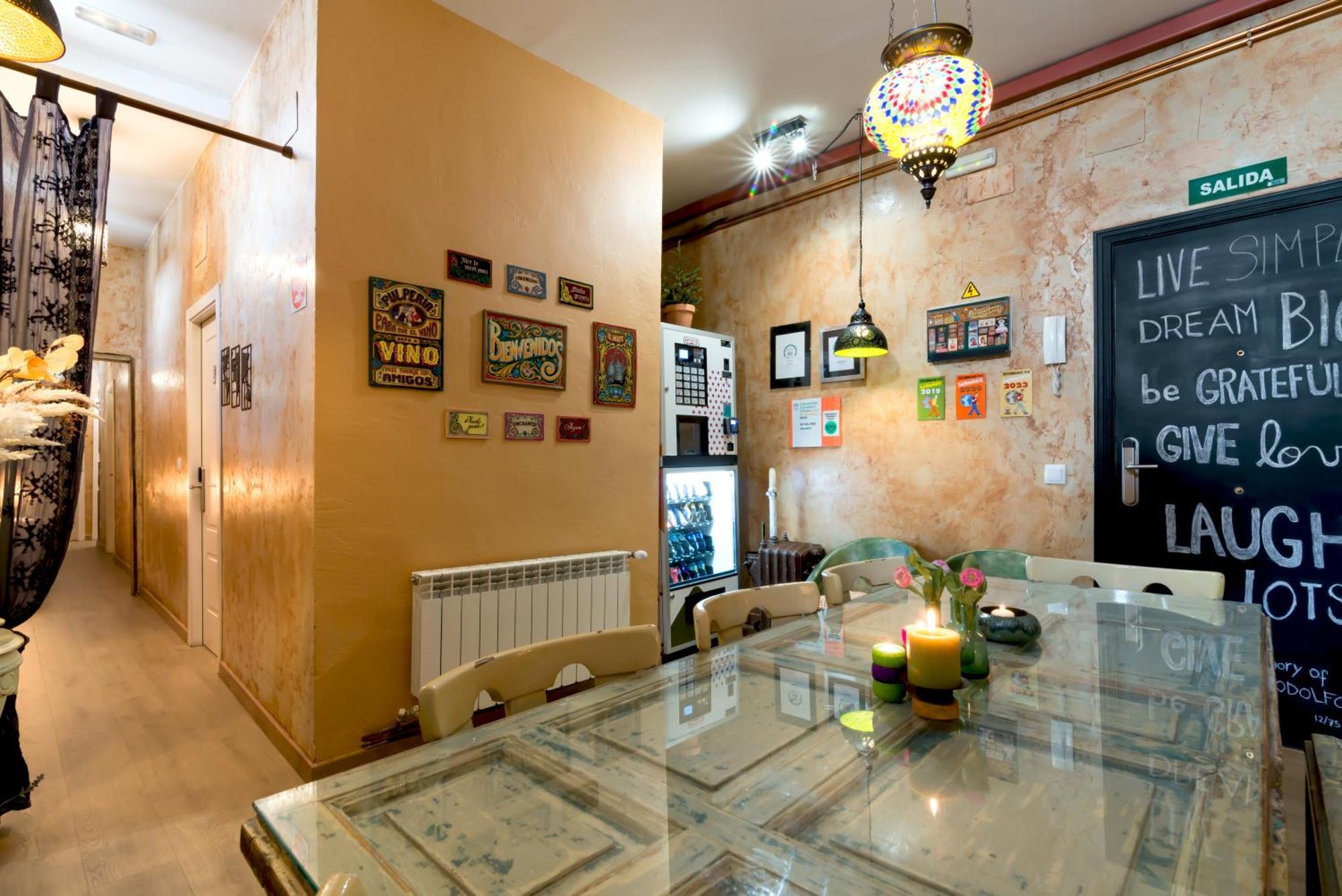 Artistic Hostal *