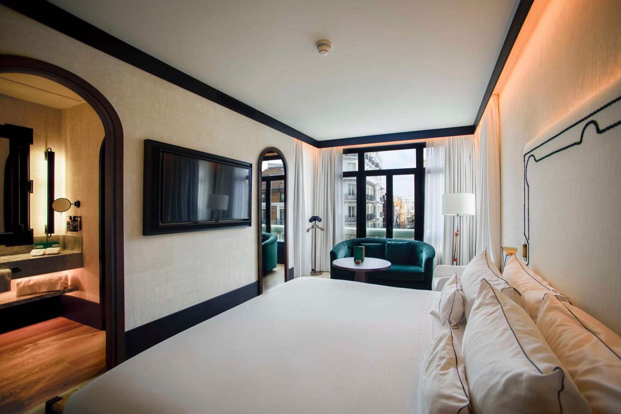 Montera Madrid, Curio Collection By Hilton Madri