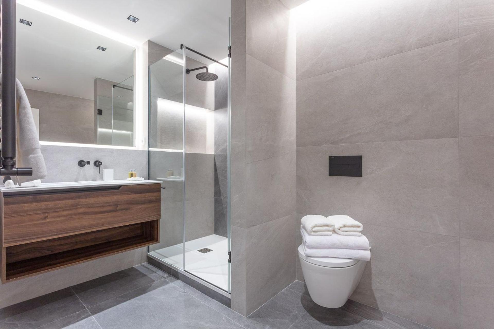 8-person Luxury In The Heart Of Prime Location Fuencarral I *