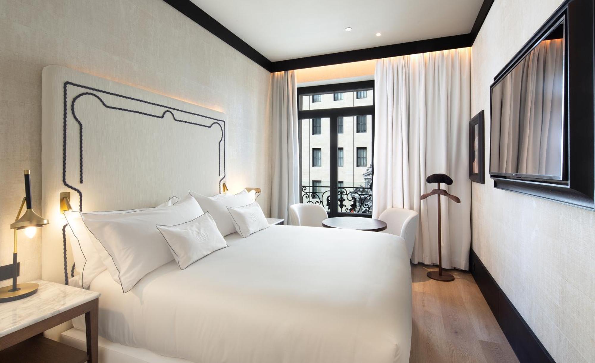 Montera Madrid, Curio Collection By Hilton Madri