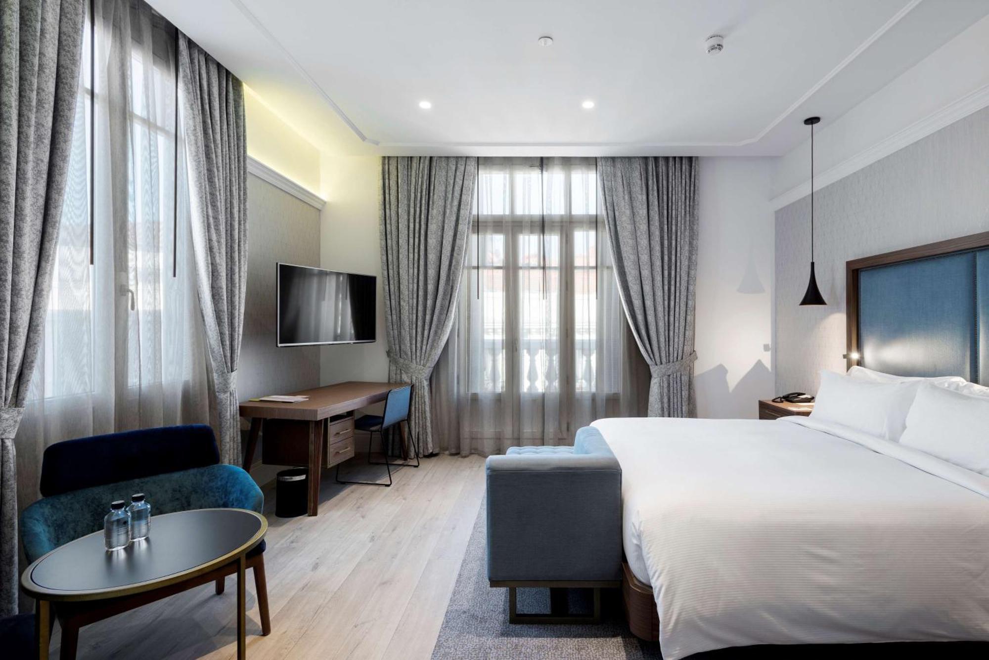 Doubletree By Hilton Madrid-prado Hotel
