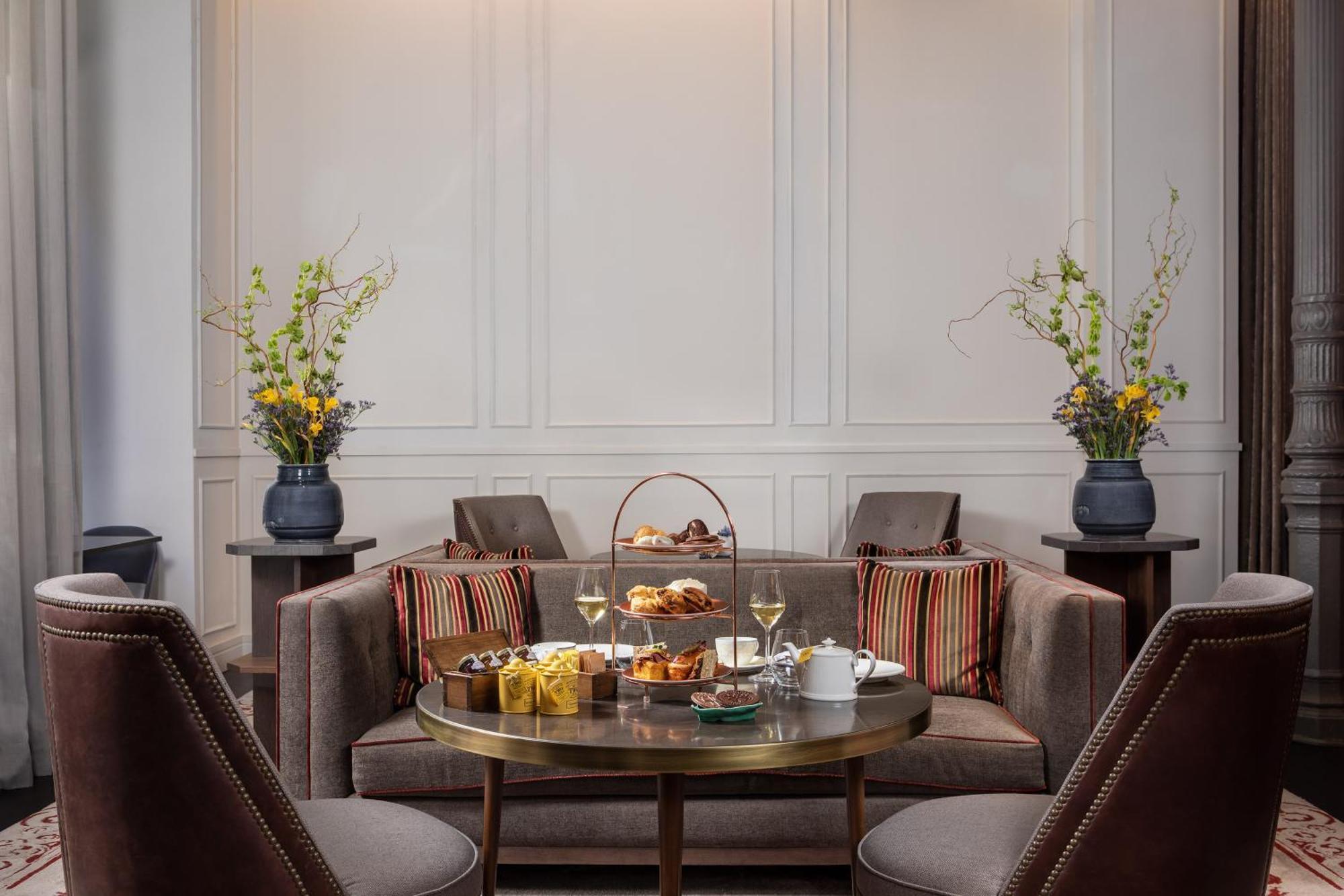 Gran Ingles - The Leading Of The World Hotel