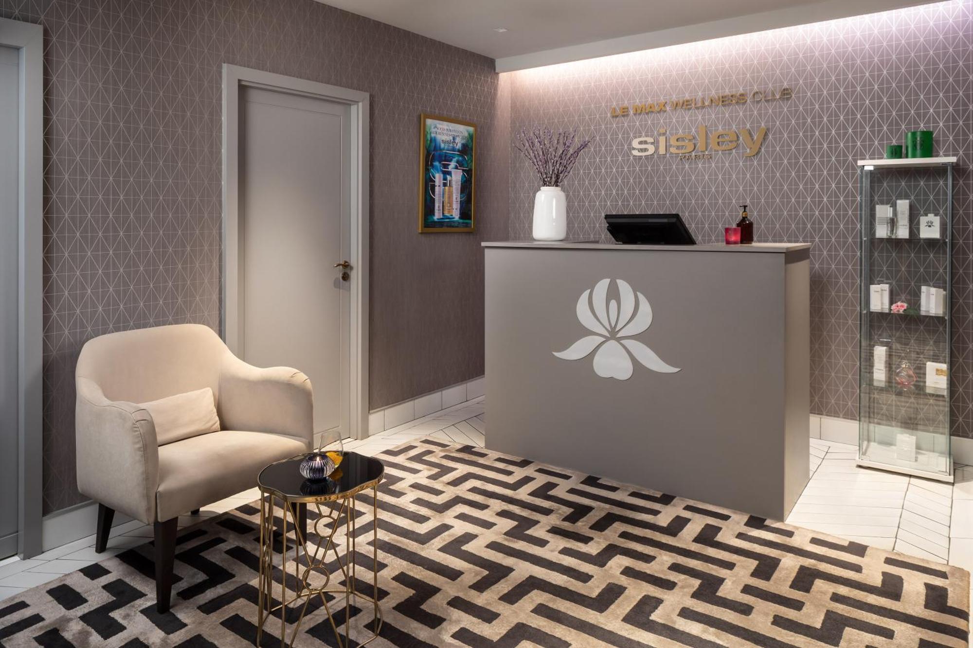Gran Ingles - The Leading Of The World Hotel Madri