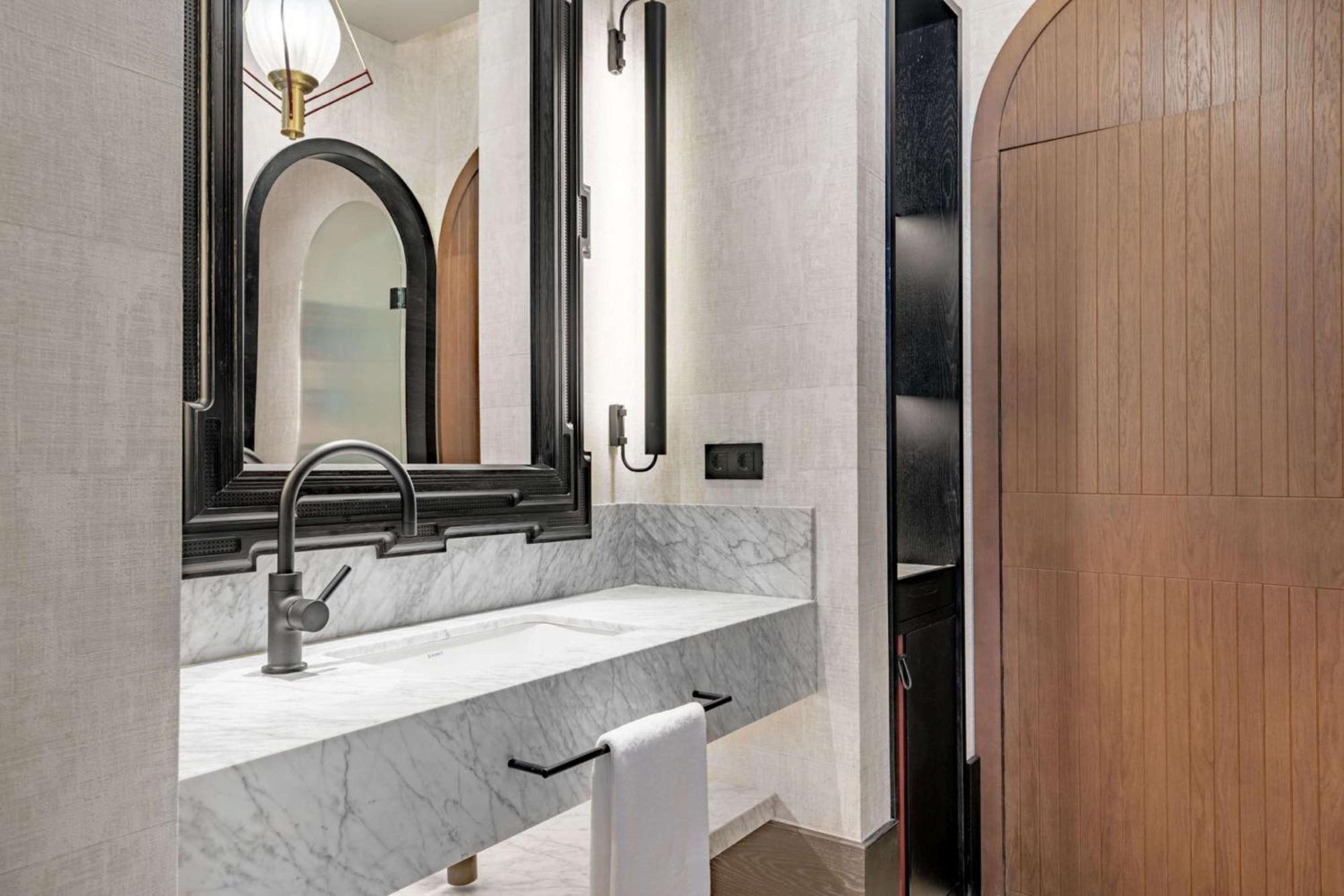 Montera Madrid, Curio Collection By Hilton 5*