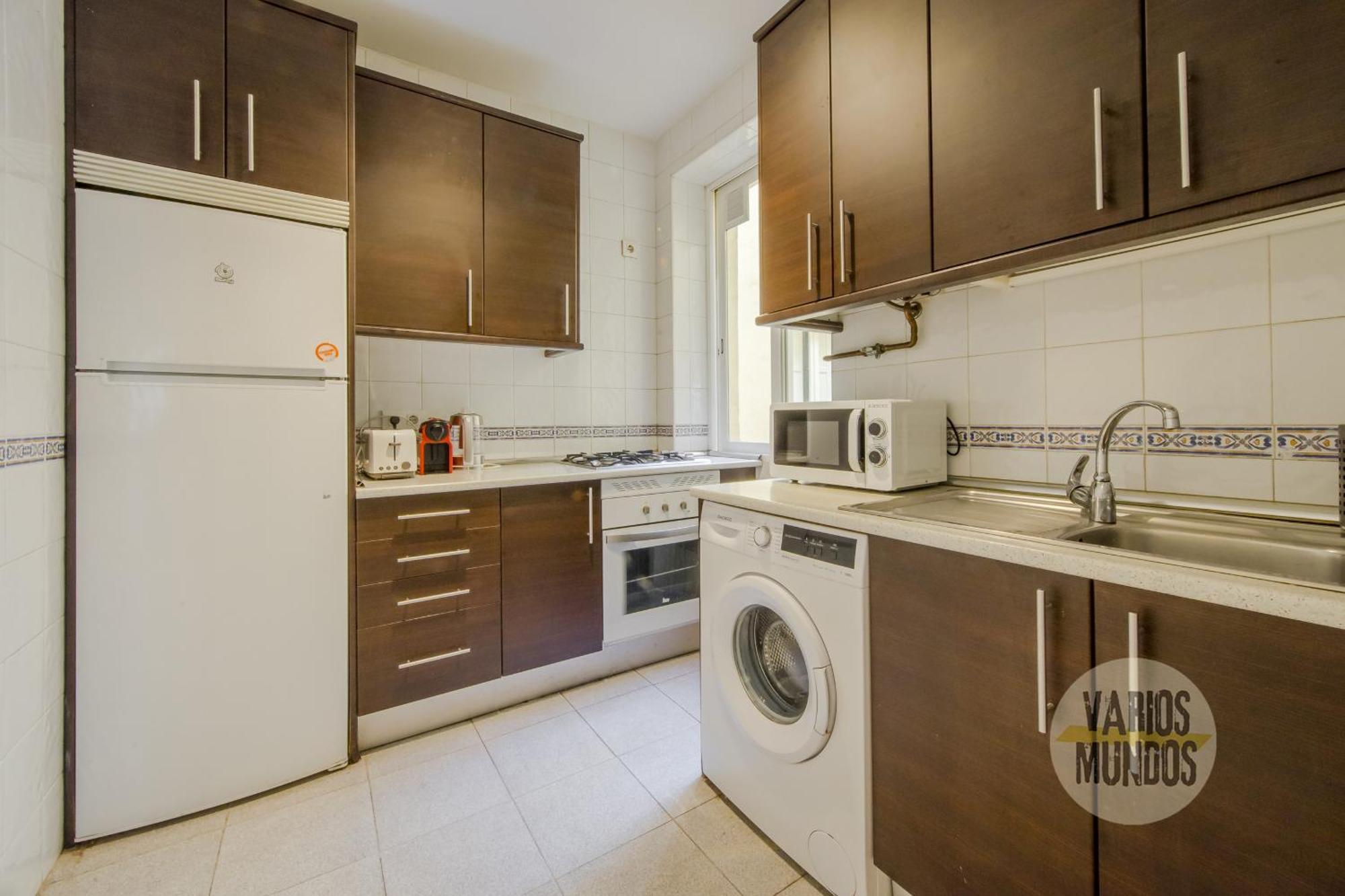 Apartamento Classic 7pax En La Latina-centro De Madri