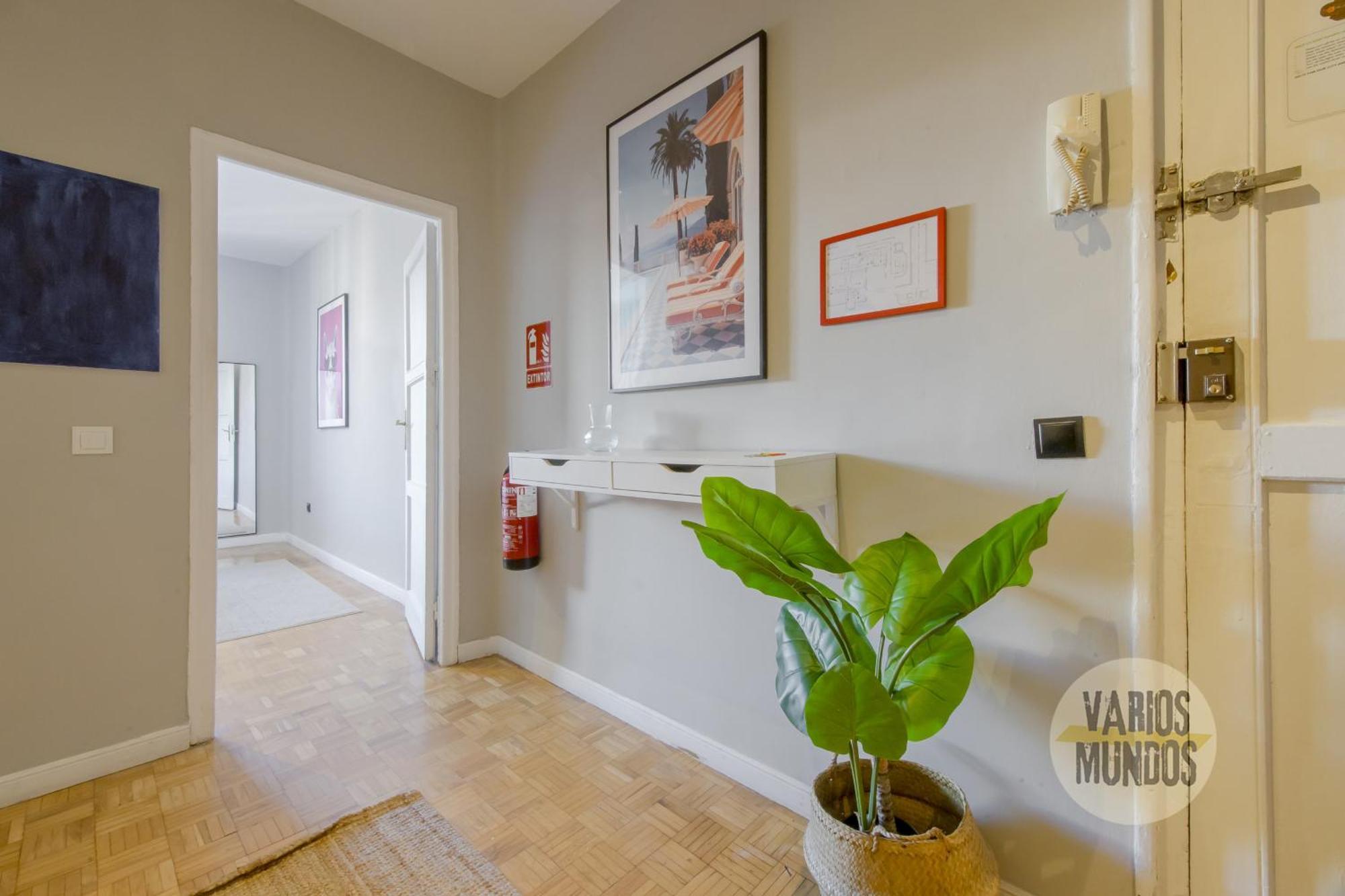 Apartment De 4hab En La Latina Con Vistas A Centro Madrid