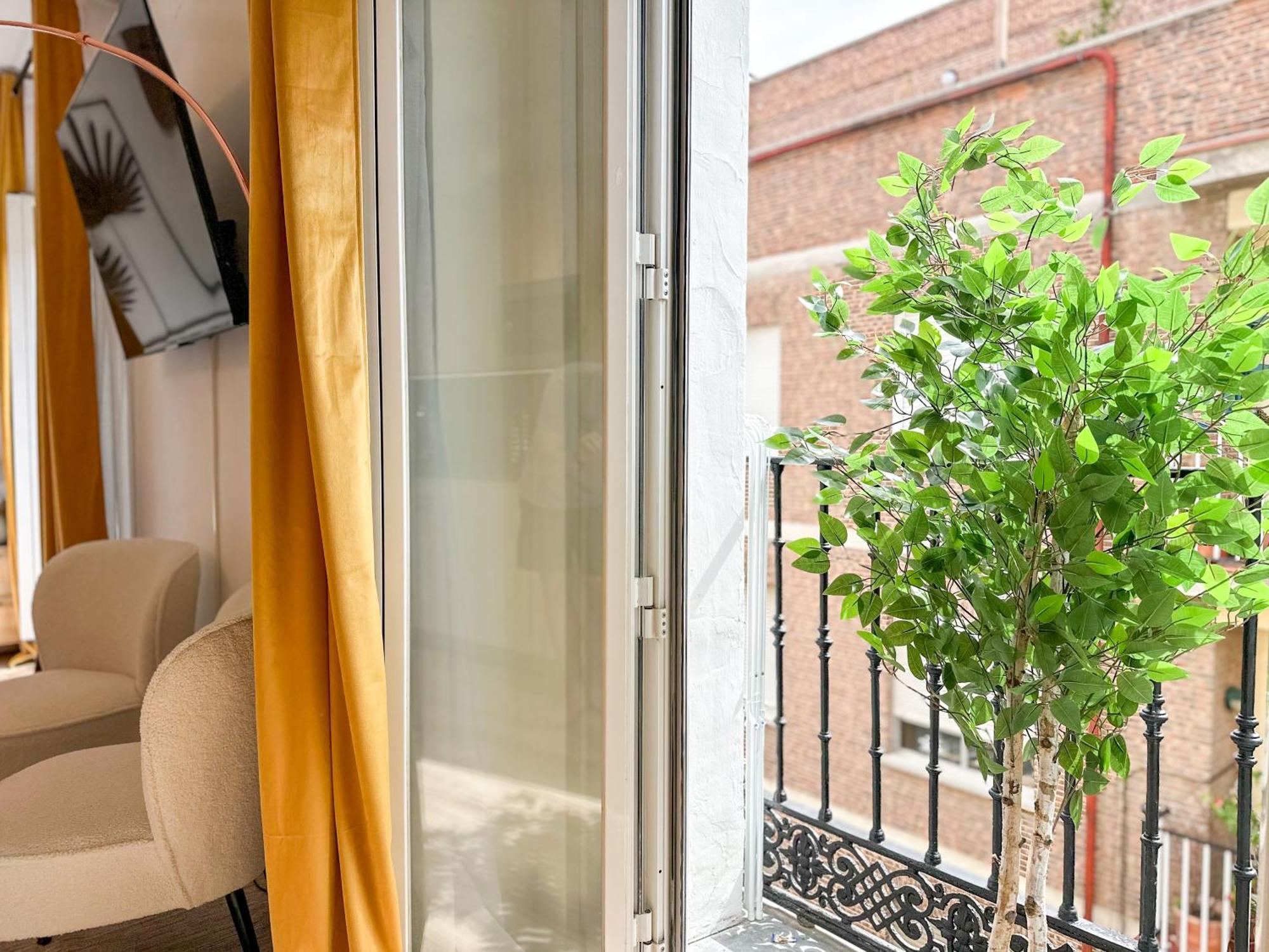 Center Stylish Ac Madri