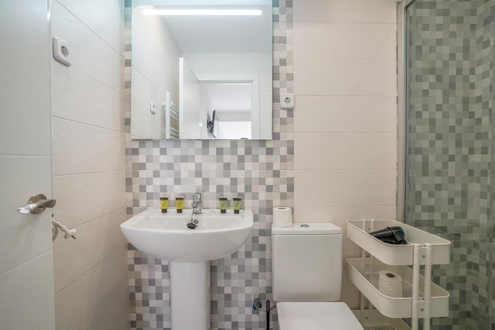 Modern Duplex-2bedrooms 1.5baths-delicias Madri