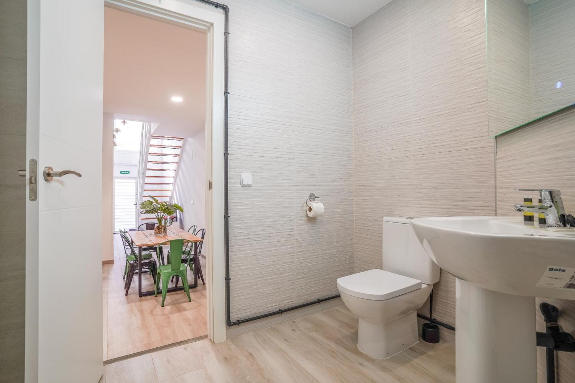 Modern Duplex-2bedrooms 1.5baths-delicias * Madri