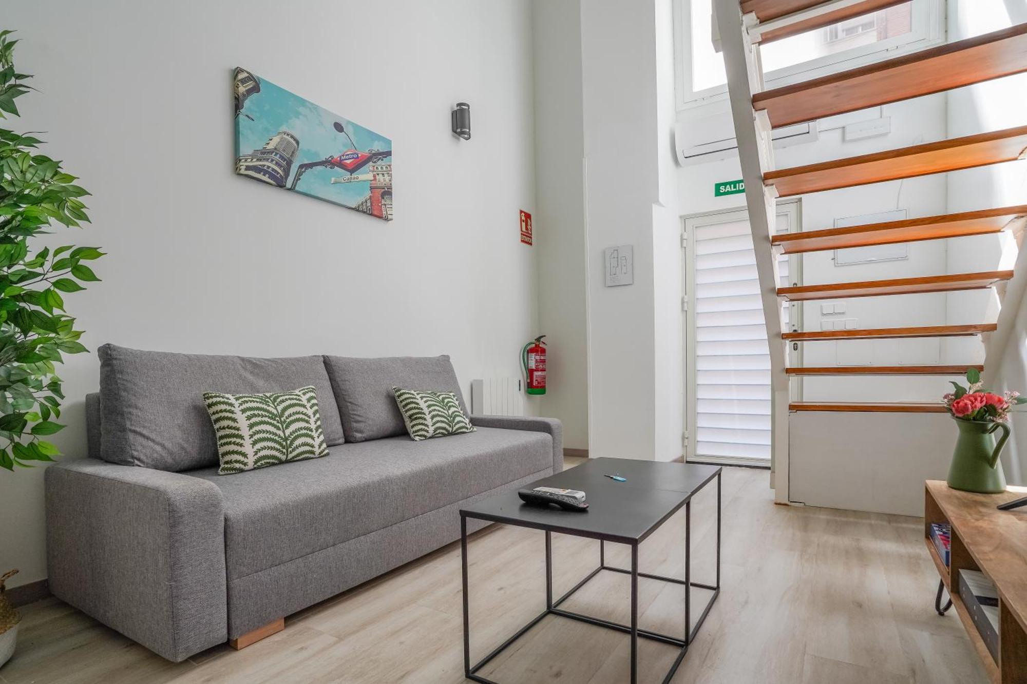 Modern Duplex-2bedrooms 1.5baths-delicias Apartamento Madri