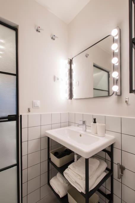 Urban Chic At Great Location In Apartment Madrid