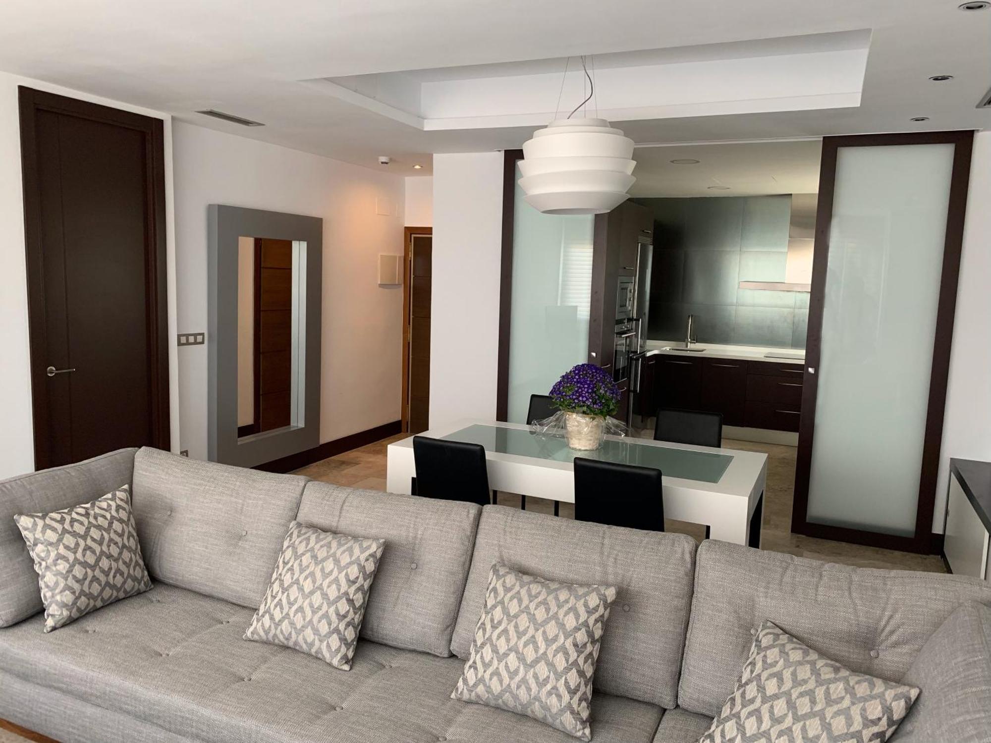 Superb Location, Superb Views *