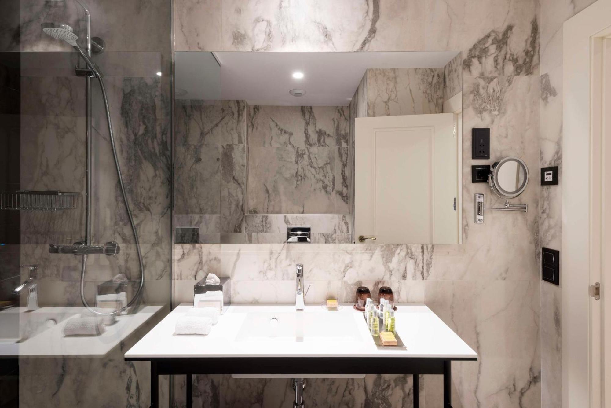 Doubletree By Hilton Madrid-prado Madrid