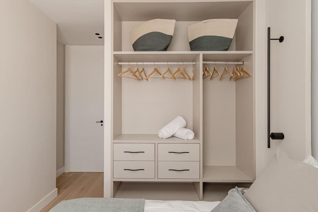 Chueca Iv Calle Escorial 2br 2bh Apartment *