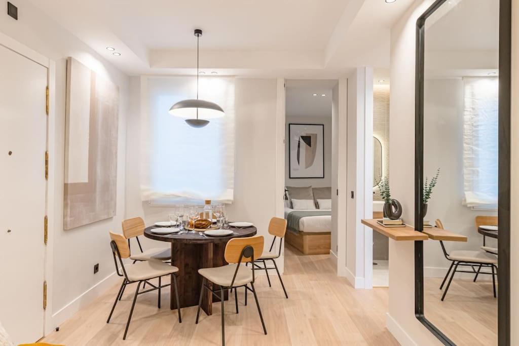 Chueca Iv Calle Escorial 2br 2bh Apartment Madrid