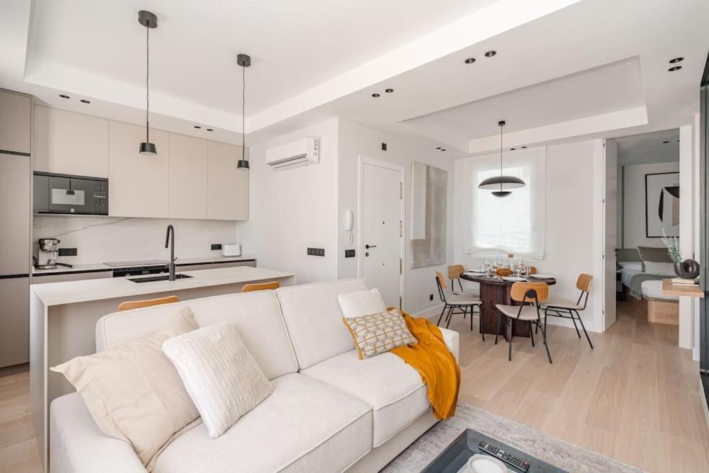 Chueca Iv Calle Escorial 2br 2bh *