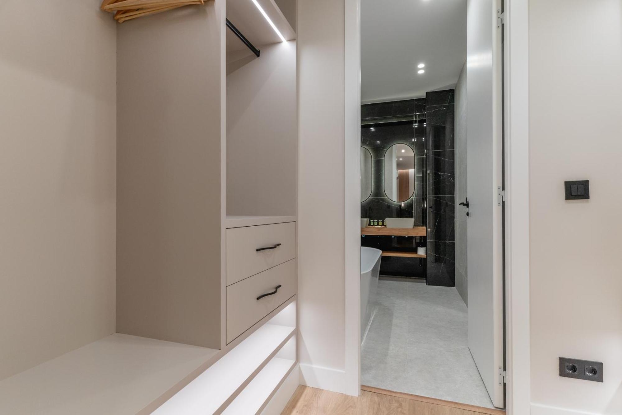 Apartment Luxurious Apartment-2bedrooms 3bathrooms-salamanca Madrid