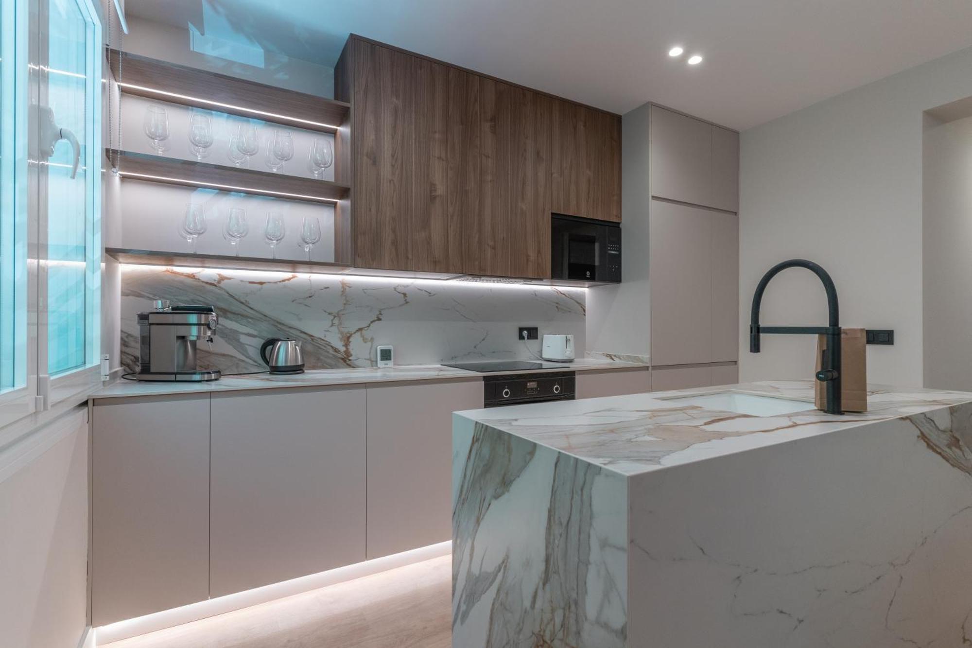 Apartment Luxurious Apartment-2bedrooms 3bathrooms-salamanca *