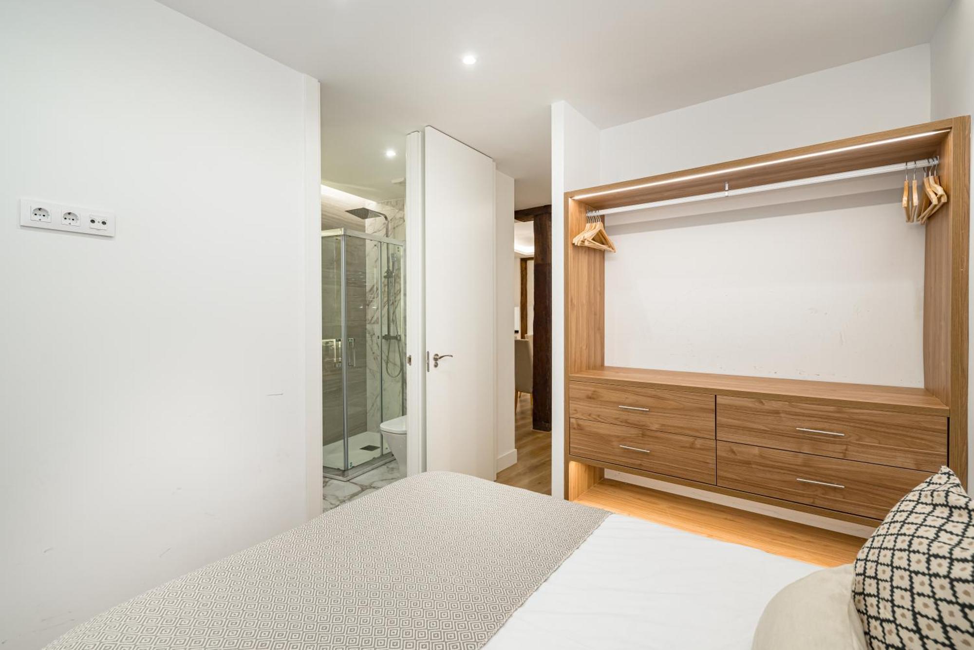 Chueca Viii Calle Hortaleza 3br 3bh Apartment