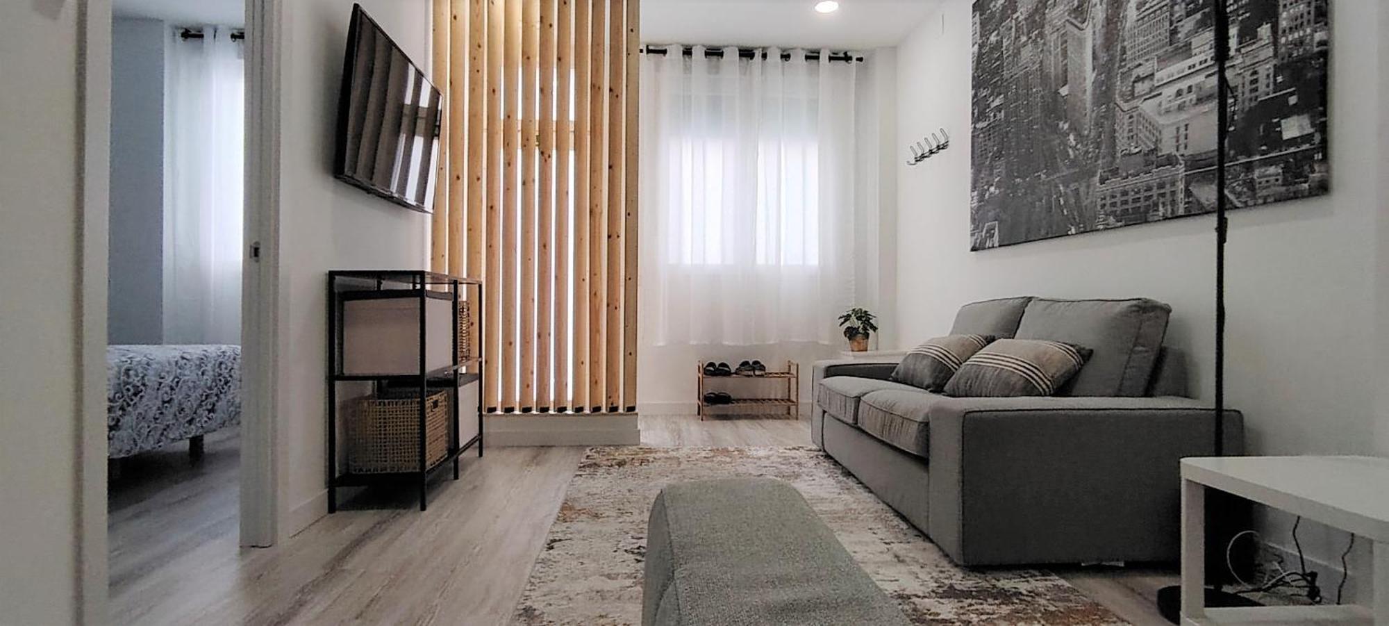 Luxury Two Bedrooms Downtown *